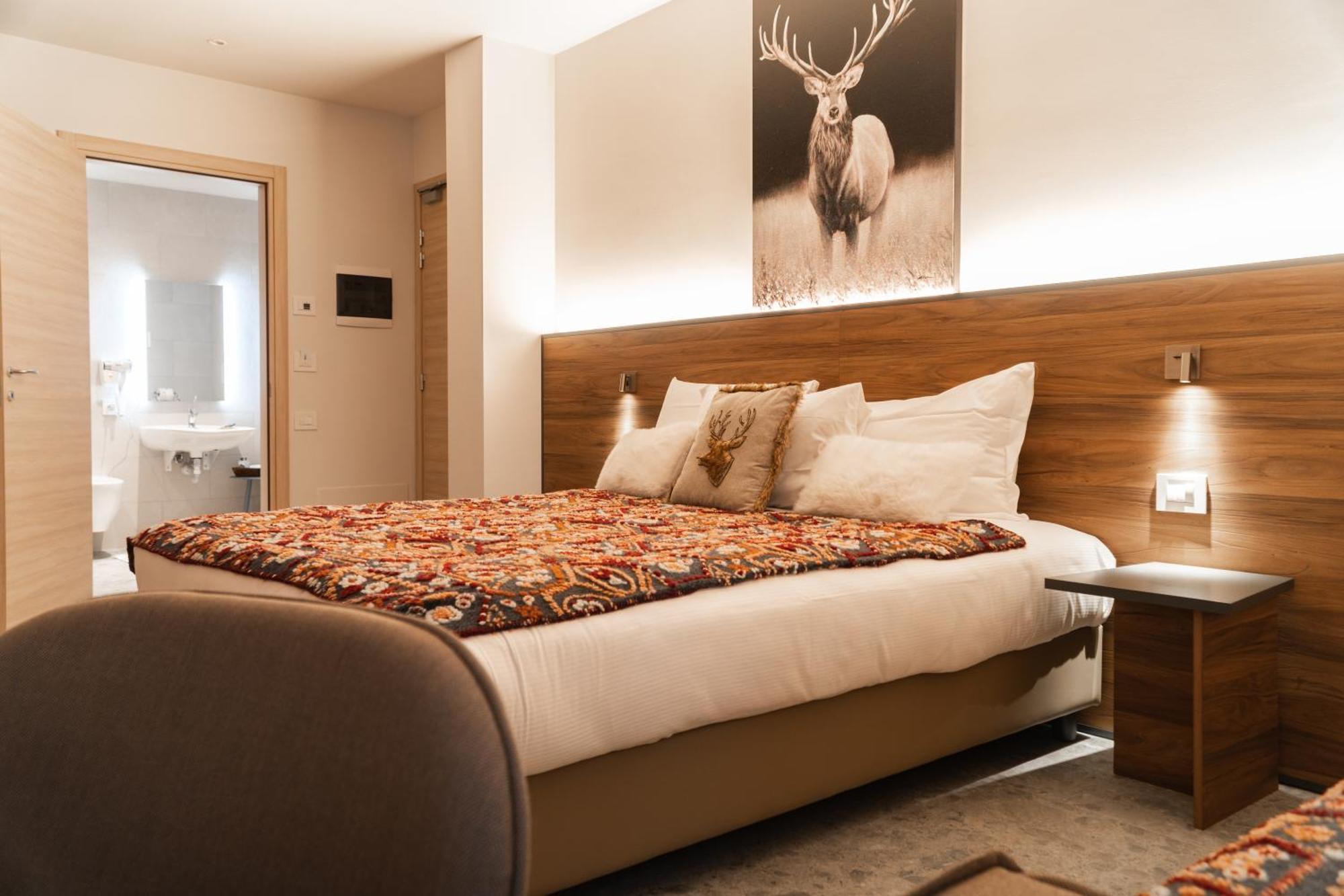 Maison Poluc Hotel Apartments ชัมโปลุก ภายนอก รูปภาพ