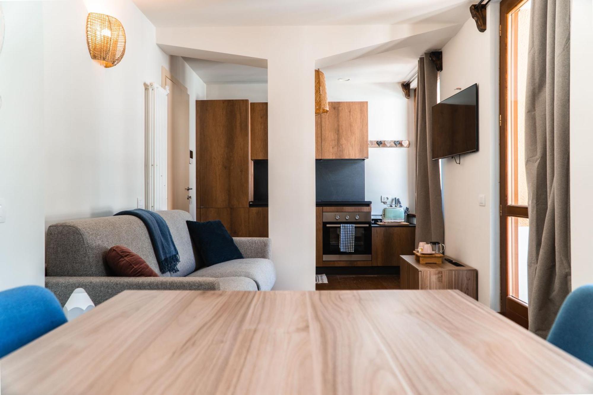 Maison Poluc Hotel Apartments ชัมโปลุก ภายนอก รูปภาพ
