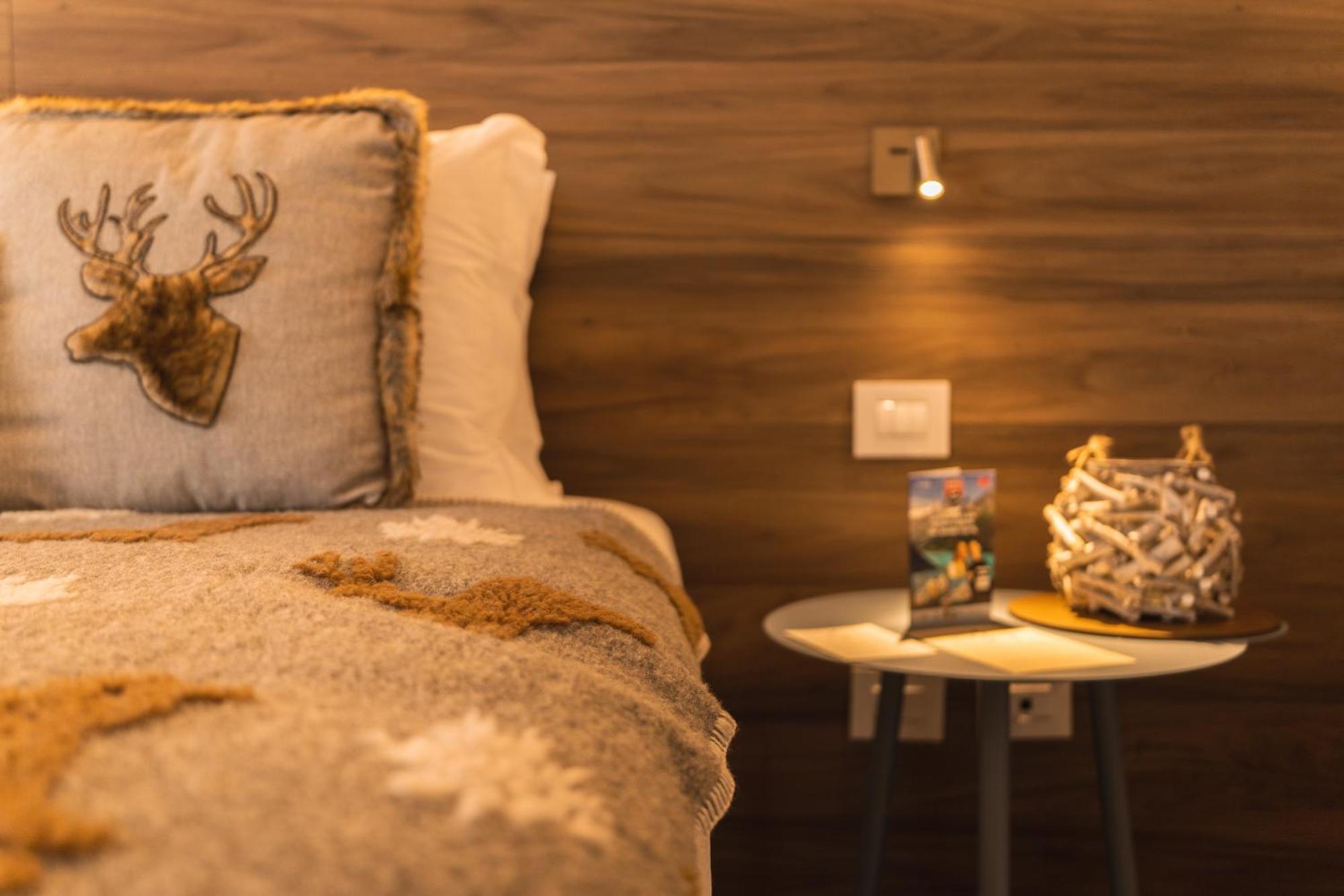 Maison Poluc Hotel Apartments ชัมโปลุก ภายนอก รูปภาพ