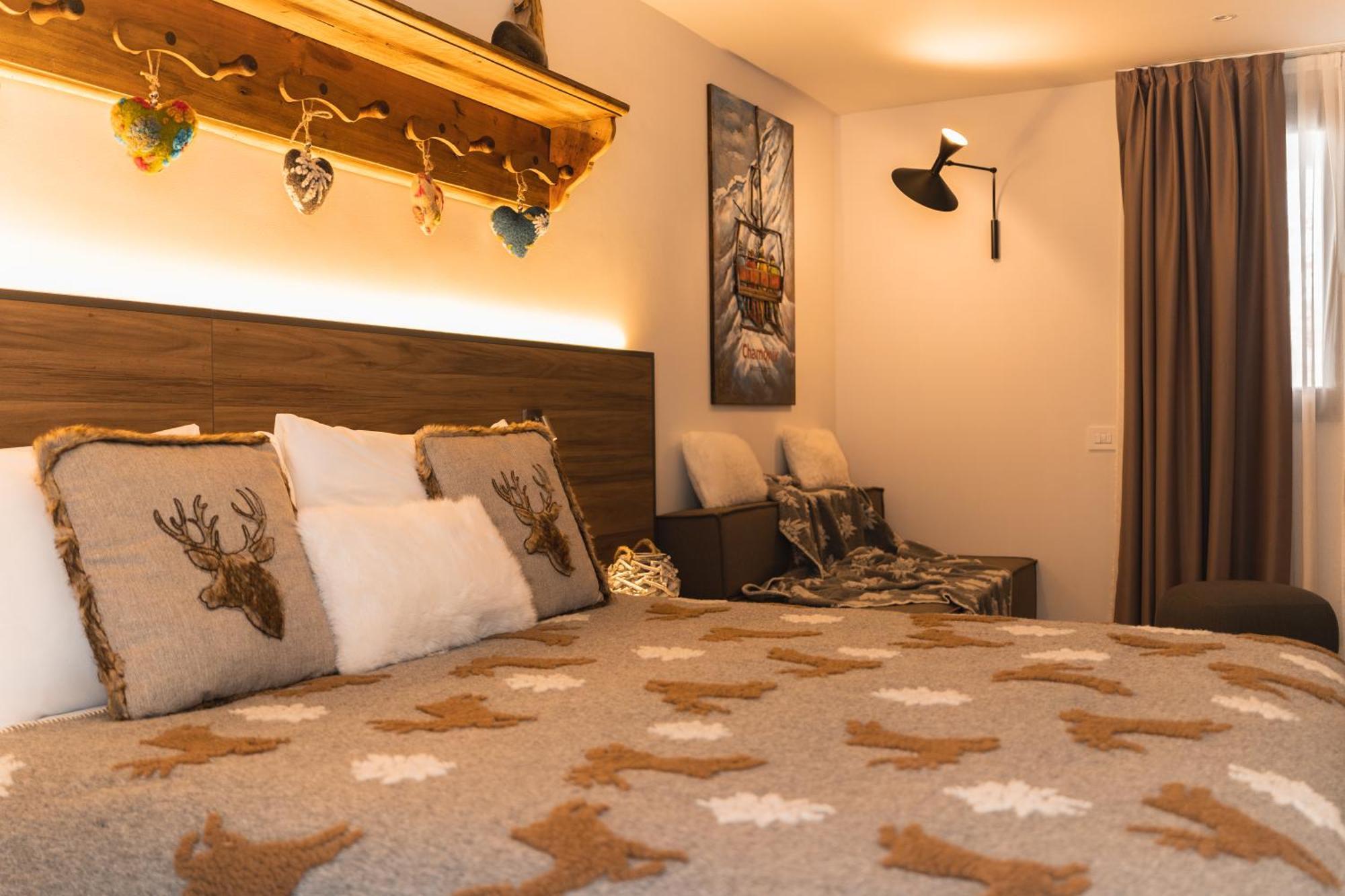 Maison Poluc Hotel Apartments ชัมโปลุก ภายนอก รูปภาพ