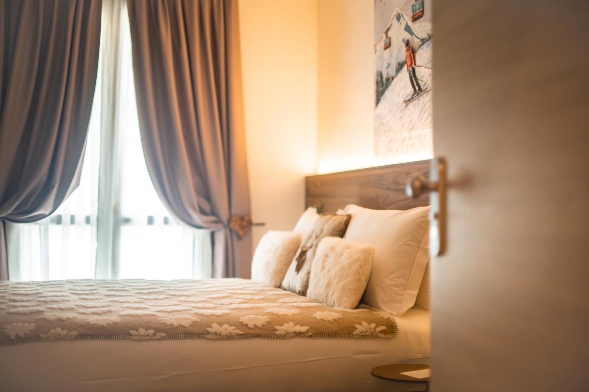 Maison Poluc Hotel Apartments ชัมโปลุก ภายนอก รูปภาพ