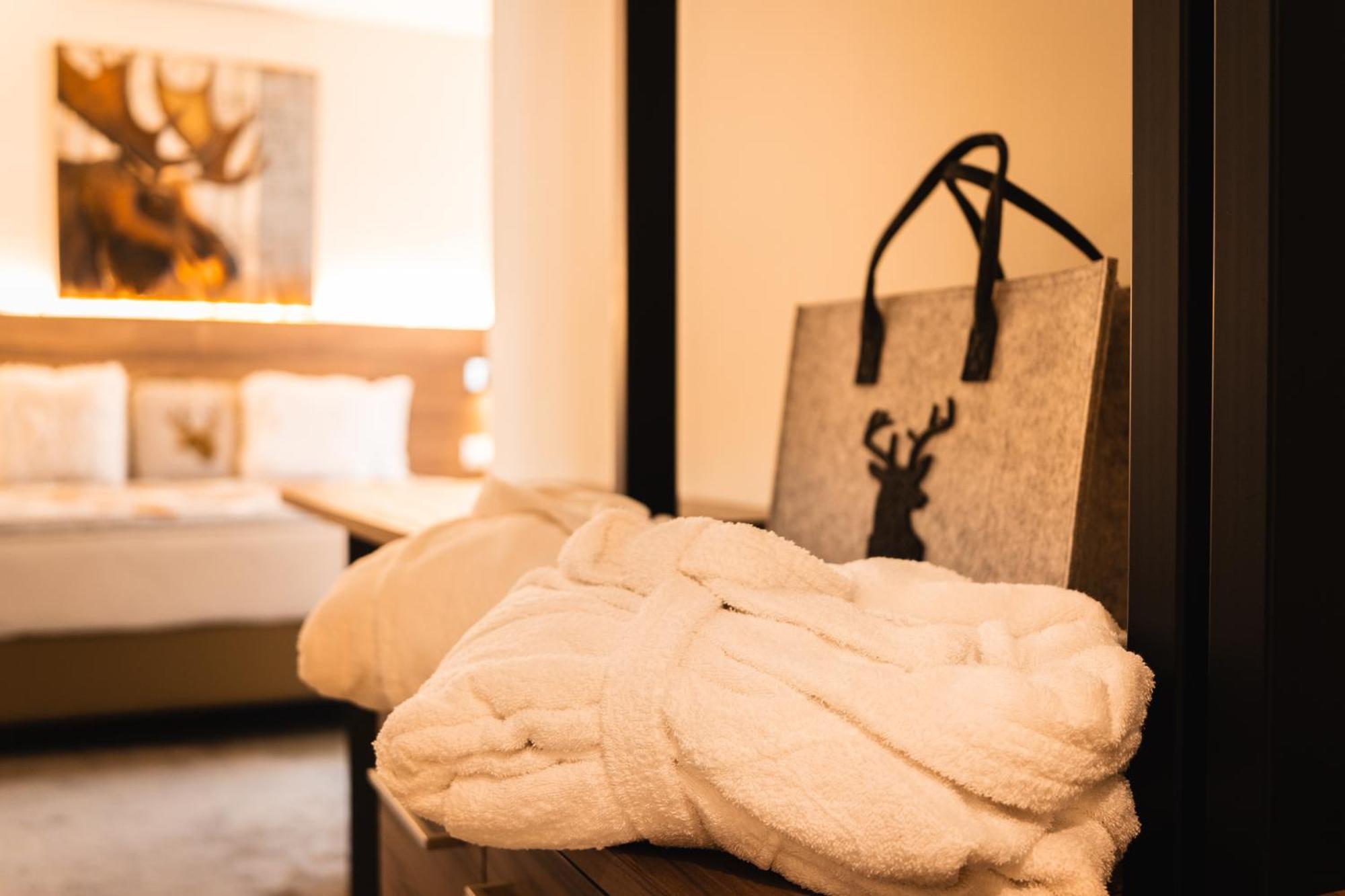 Maison Poluc Hotel Apartments ชัมโปลุก ภายนอก รูปภาพ