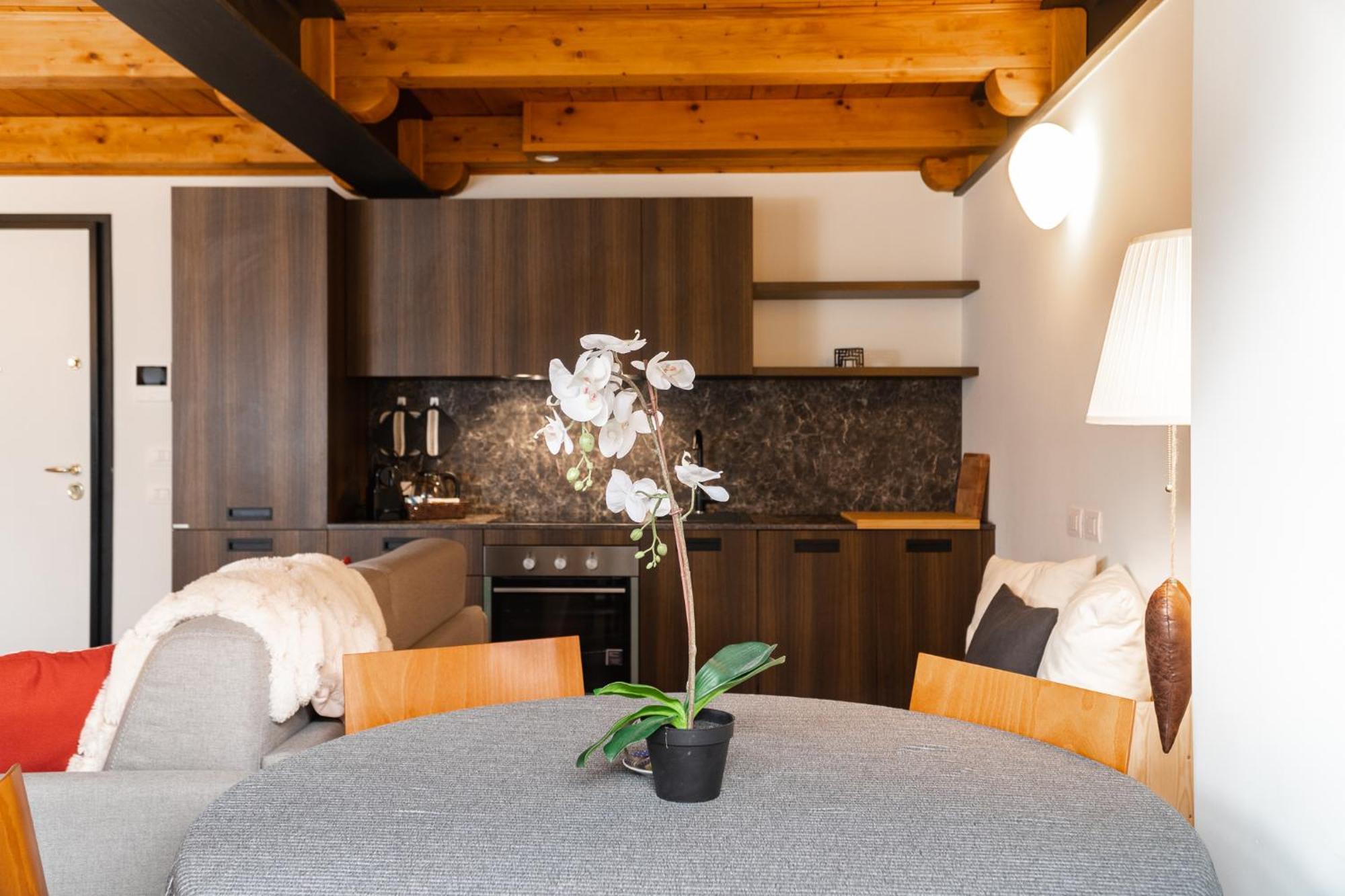 Maison Poluc Hotel Apartments ชัมโปลุก ภายนอก รูปภาพ