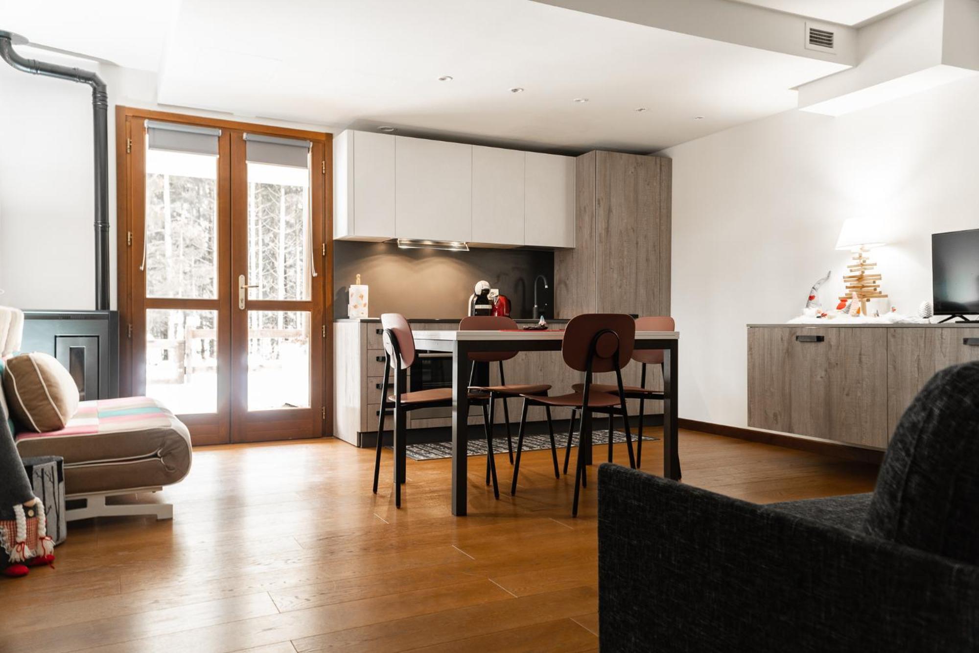 Maison Poluc Hotel Apartments ชัมโปลุก ภายนอก รูปภาพ